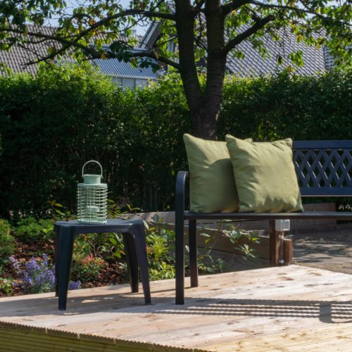 Tuin voor gasten van vakantiewoningen De Pastorie, Boven-Leeuwen, Land van Maas en Waal te Gelderland,