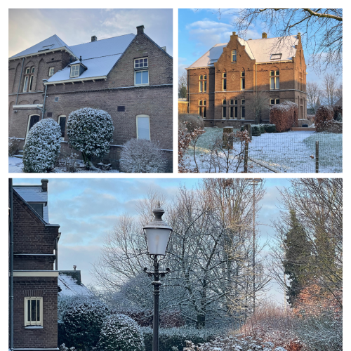 De Pastorie te Boven-Leeuwen in de winter.