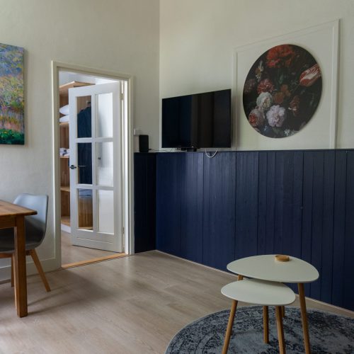 Woonkamer van vakantiewoning De Kapelaan, Vakantiewoningen De Pastorie in het Land van Maas en Waal.