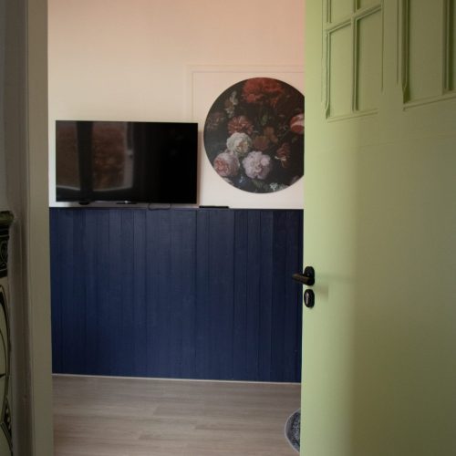 Woonkamer van vakantiewoning De Kapelaan, Vakantiewoningen De Pastorie in het Land van Maas en Waal.